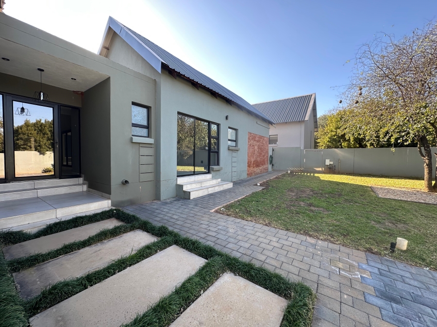 5 Bedroom Property for Sale in Leloko Lifestyle Estate North West